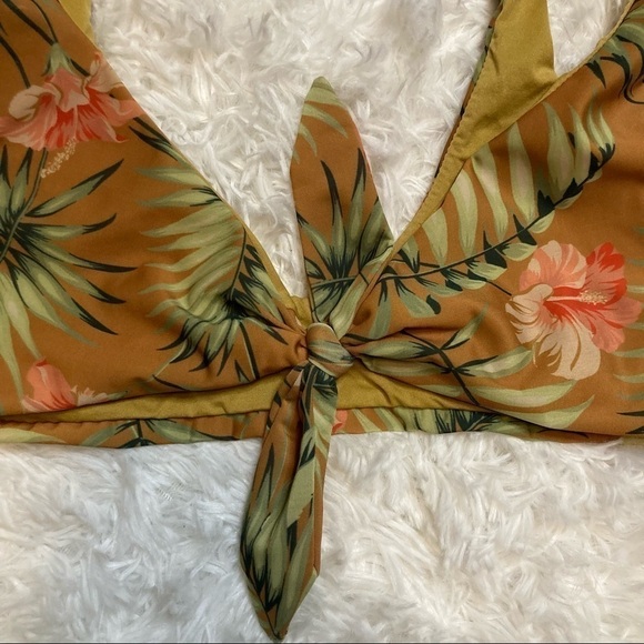 Sincerely Jules Maui Floral Palm Tree Twist Front Bikini Top - Picture 4 of 7